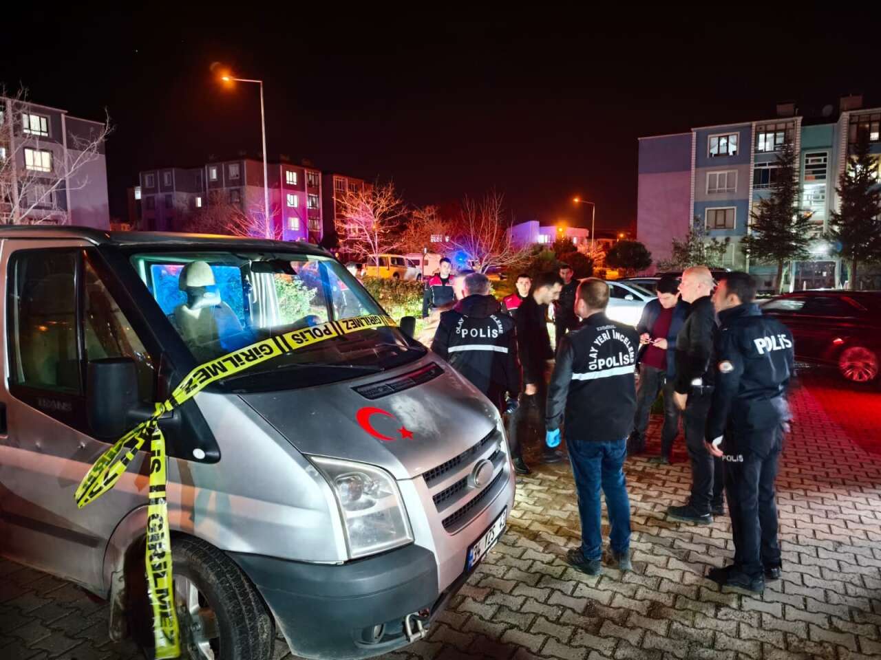 3 çocuk babası inşaat ustası, evinin önünde öldürüldü 10